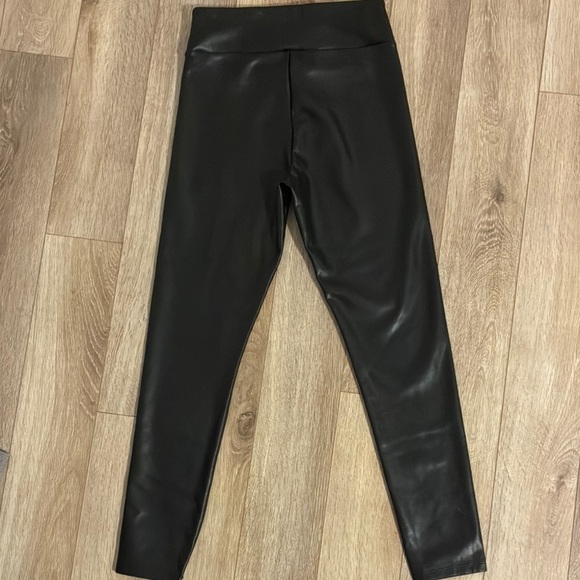 NWT | Abercrombie & Fitch faux leather leggings small - Picture 5 of 6